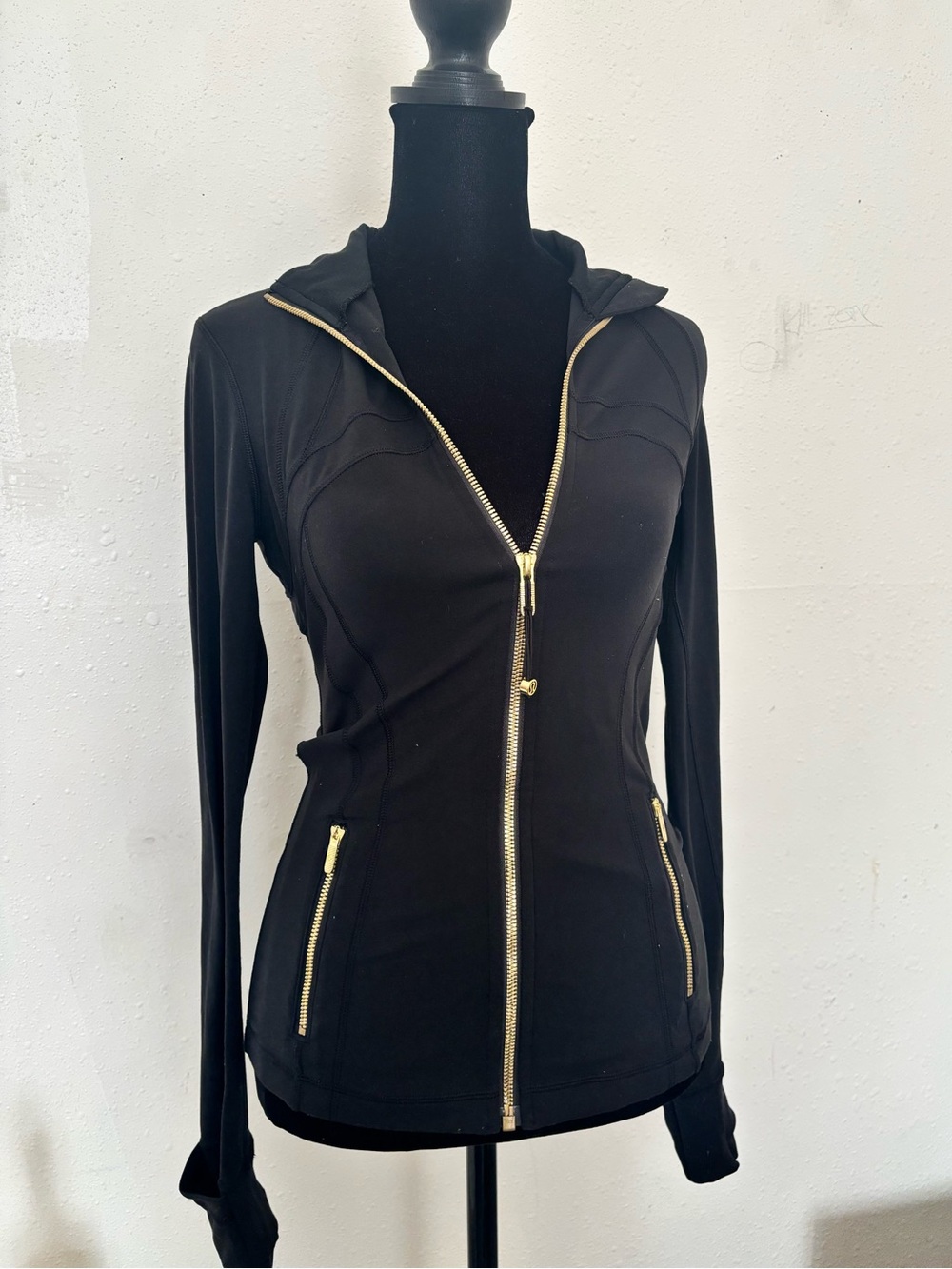 lululemon define nulu Full Zip jacket - Black and Gold